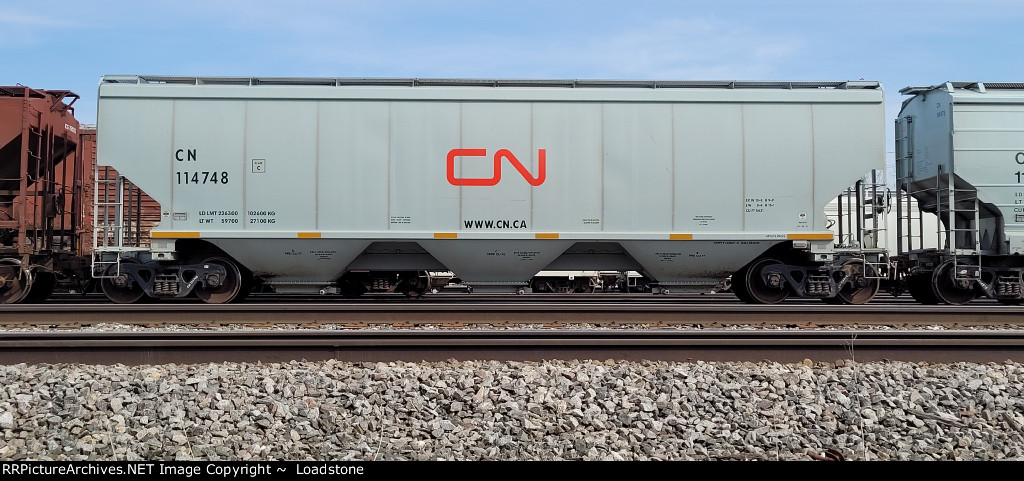 CN 114748